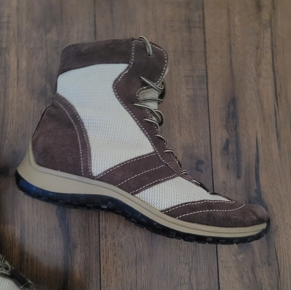 Vintage - Bee Fly High Top Suede & Knit Booties‎ - Picture 5 of 6